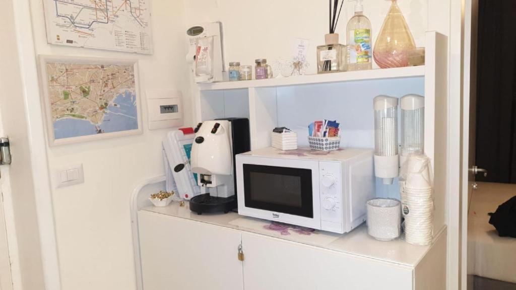 F.Rooms Napoli Екстериор снимка