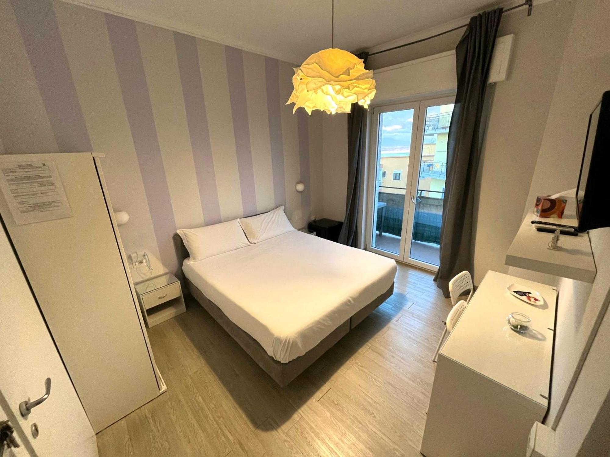F.Rooms Napoli Екстериор снимка