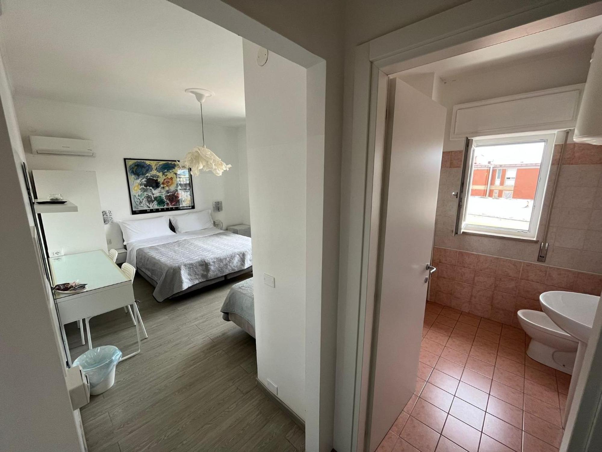 F.Rooms Napoli Екстериор снимка