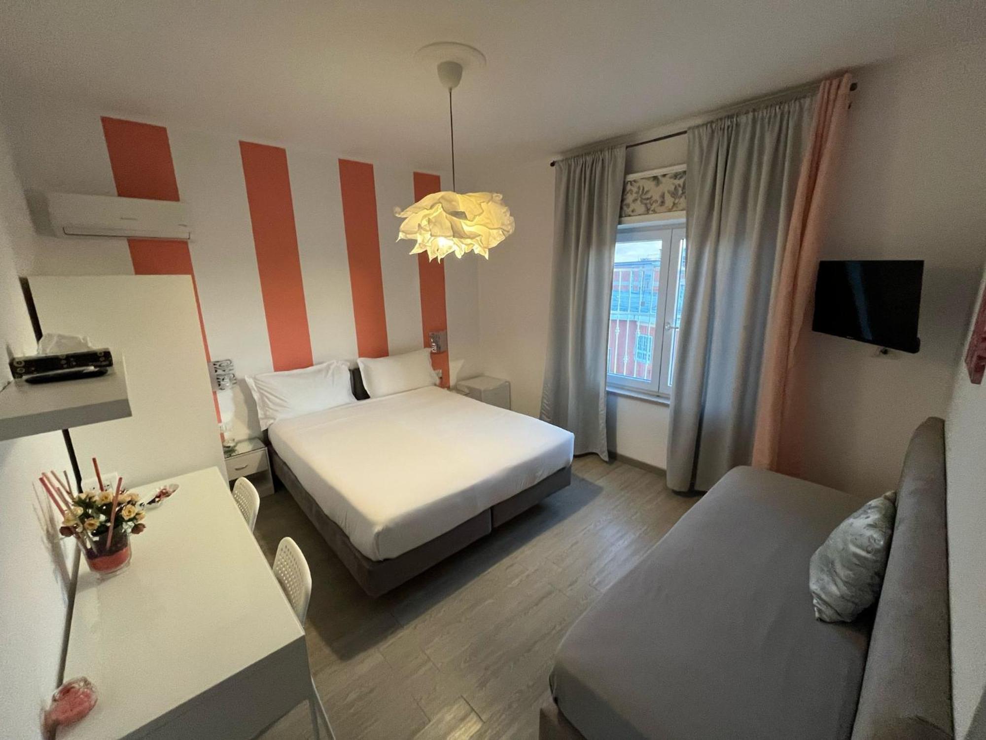 F.Rooms Napoli Екстериор снимка